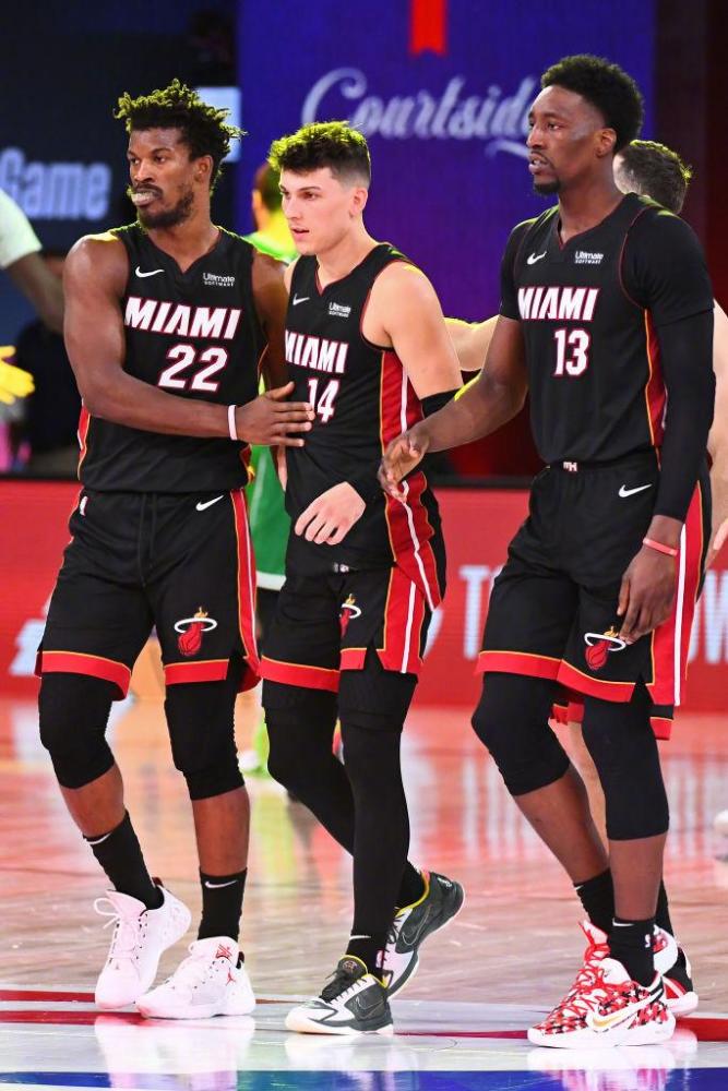 可读性上更 可读性上更