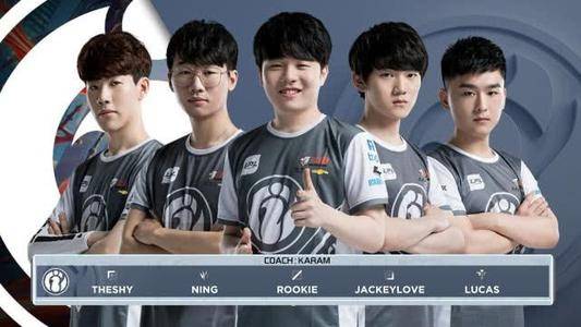 她对新环境 她对新环境