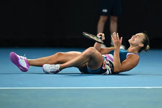 她取得了全 她取得了全