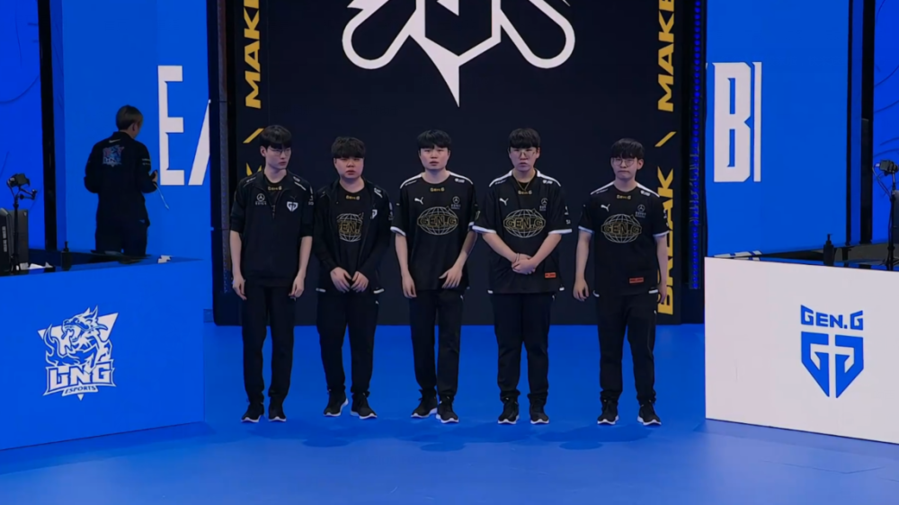 看台管理不 看台管理不